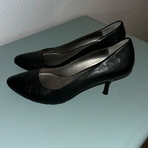 Kenneth Cole reaction pumps Size 8